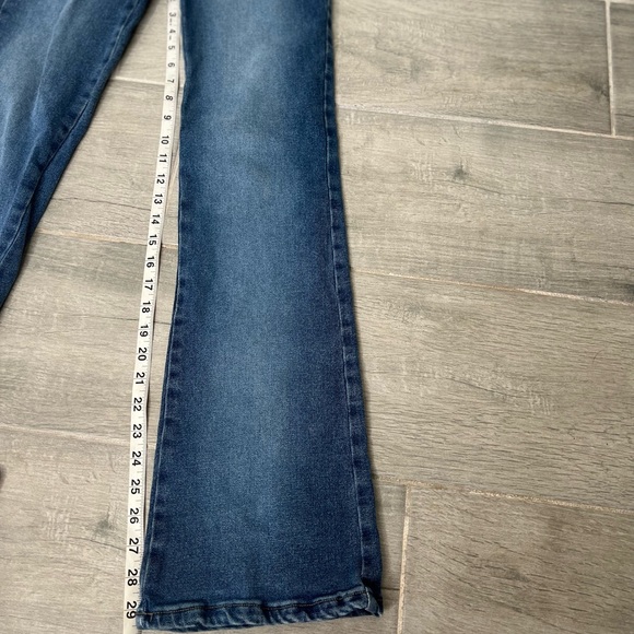 C’est 101 Jeans | Low Rise Raw Edge Glare Jeans - Picture 6 of 9